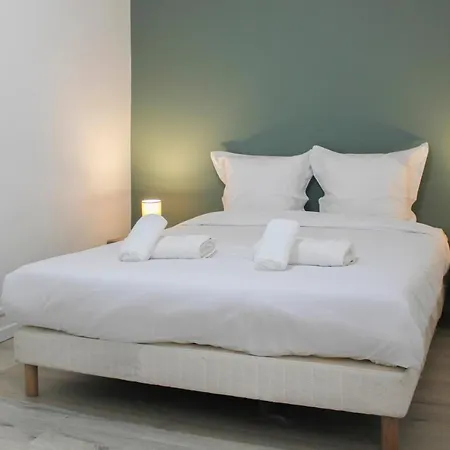 60 M With Terrace Near Train Stations Appartamento