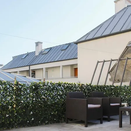 60 M With Terrace Near Train Stations Appartamento